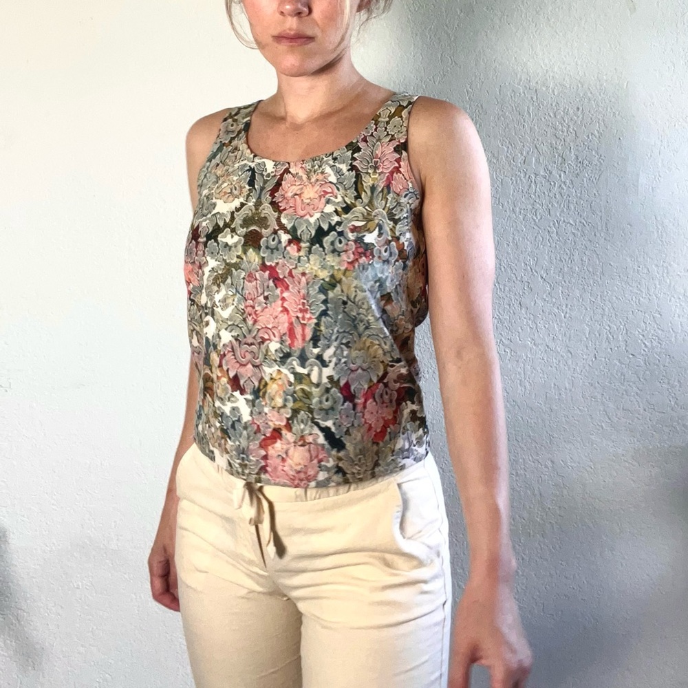 Vintage Floral Print Under Shirt Sleeveless Tank Top